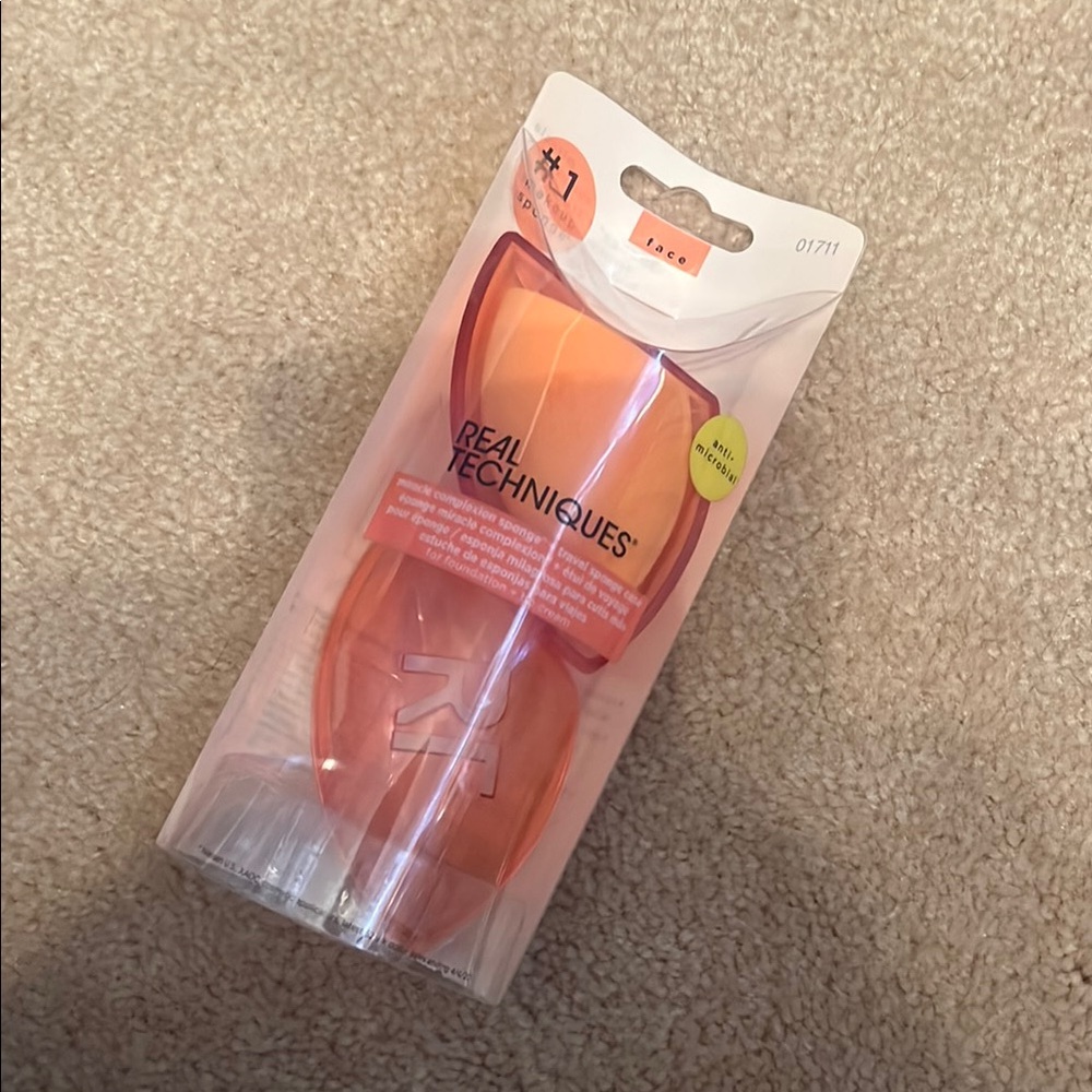 Real Techniques Coral Beauty Sponge